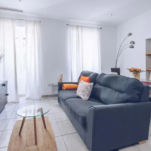  Apartment 2br In The Zoko Contemporary And Convenient
